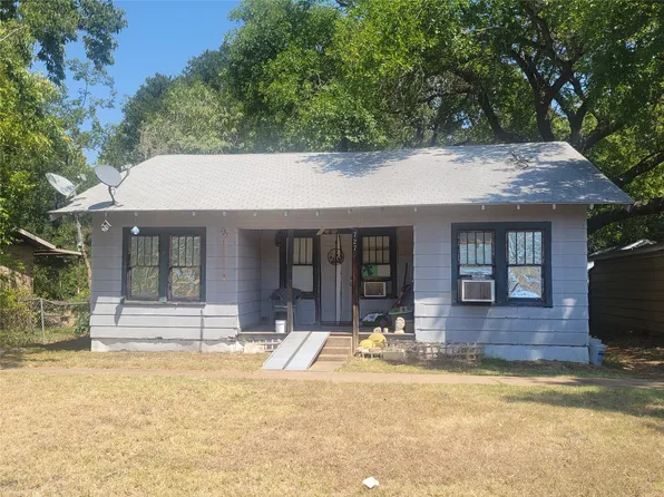 727 Cherry St, Graham, TX 76450