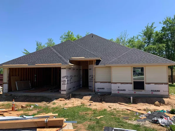 109 Oliver Wendell Ct, Mount Vernon, TX 75457