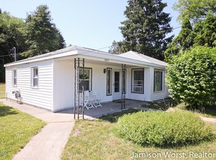 3453 Whitehall Rd, Muskegon, MI 49445