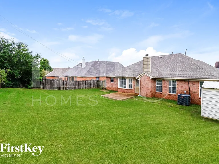 779 N Ericson Rd — Photo 15