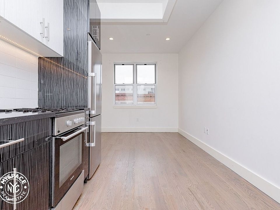 1st image of 824 Saint Johns Pl #8Q