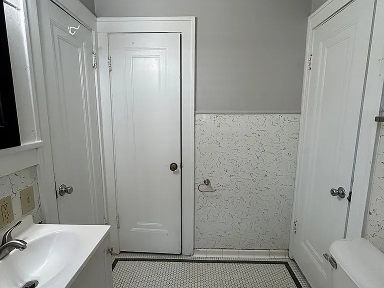 3516 N 47th Ave — Photo 20