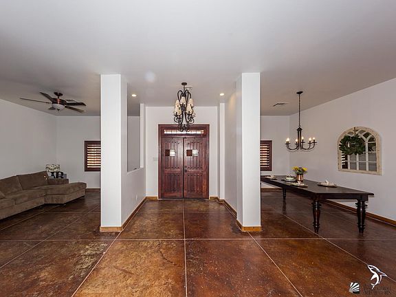 3rd image of 10230 Yolanda De Fortuna Ave