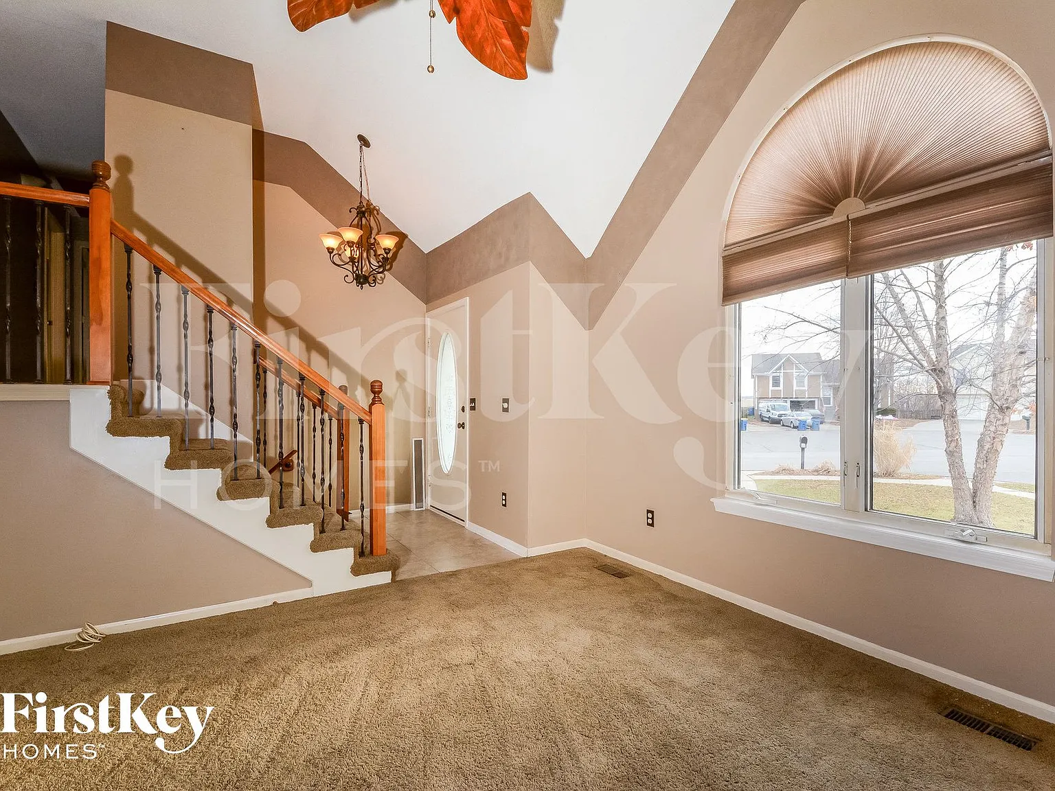 3 bed, 2.5 bath, 2222 sqft, $2,590 — Photo 3