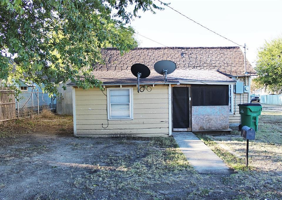 1st image of 521 E Live Oak St