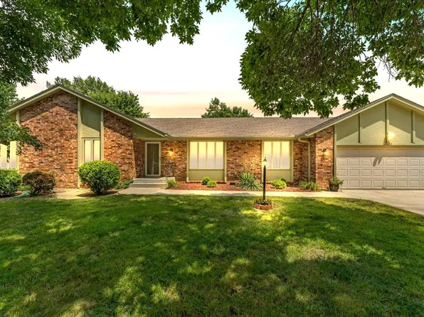3824 SE Fair Meadows Pl, Topeka, KS 66605