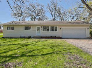 7405 Wooded Shore Dr, Wonder Lake, IL 60097