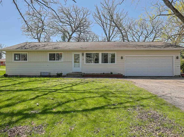 7405 Wooded Shore Dr, Wonder Lake, IL 60097