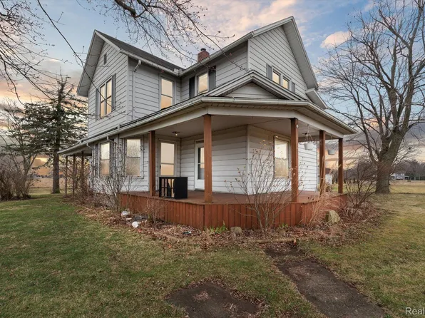 3855 Kelly Rd, La Salle, MI 48145