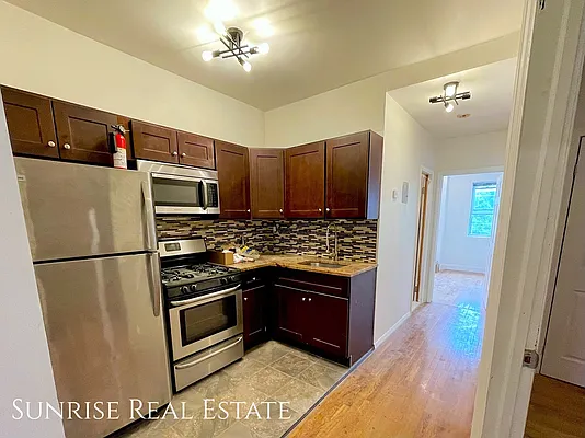 Rented by Sunrise Real Estate | media 50