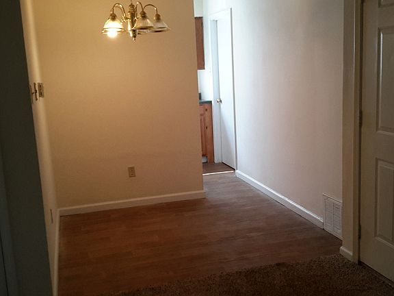 4th image of 746 Demaret Dr #3B-1BA-900SQFT