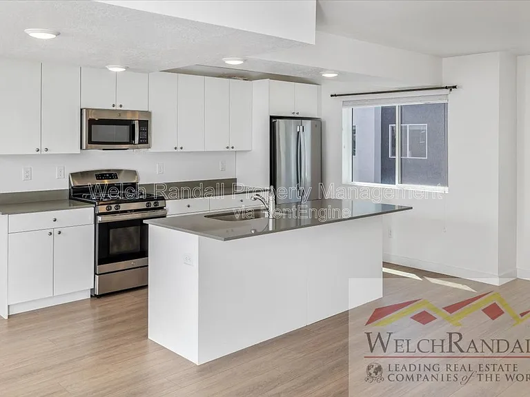 82 E Weekes Way — Photo 9