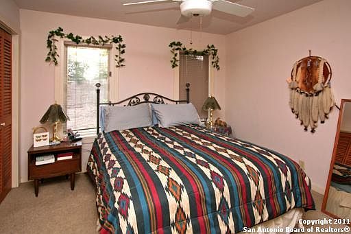 5th image of 16711-16715 SPRINGHILL DR