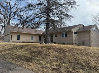 6667 Moorland Dr, Eden Prairie, MN 55346