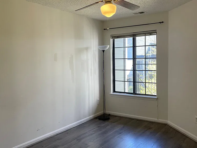 7000 Irwell Ln #11C — Photo 2