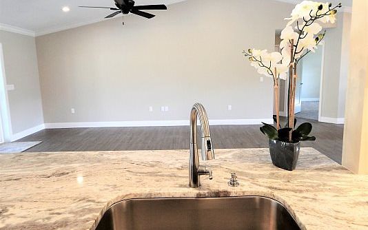 4th image of 109 Oak Knolls Cir