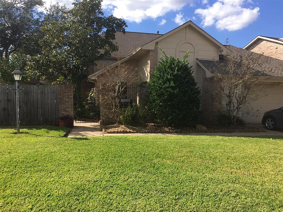 1st image of 3910 Elm Glen Dr