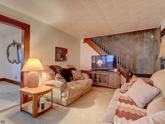3rd image of 459 Beardsley Ave