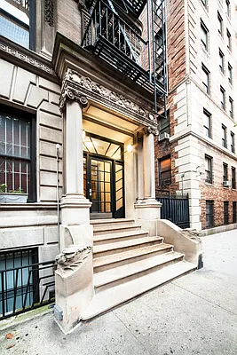 Sold by Compass | media 10