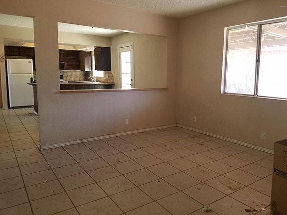 5th image of 6802 N 30th Dr