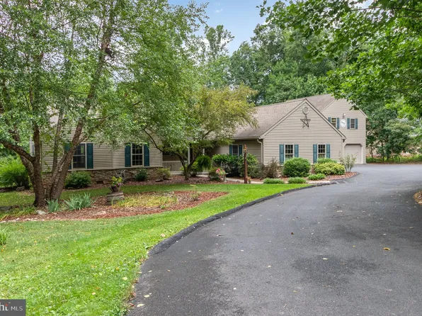 2706 Camp Rd, Manheim, PA 17545