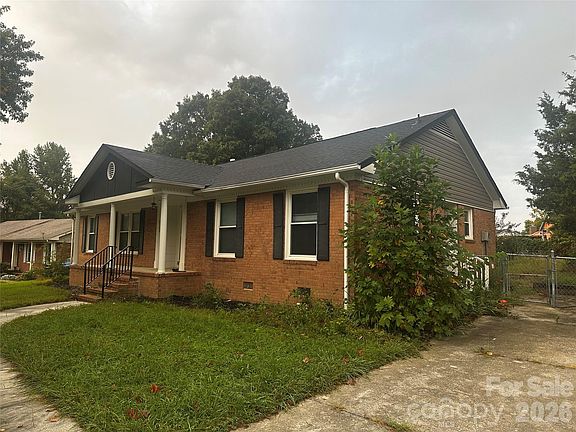 2nd image of 3105 Woodview Dr