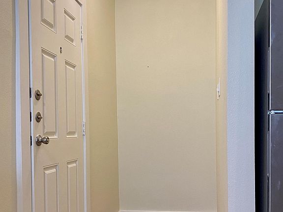 2nd image of 601 Parkview Ave