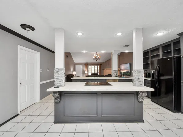 15103 Weil Pl, Houston, TX 77060