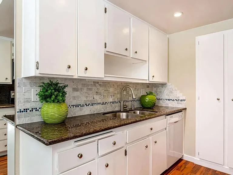 1801 Braddock Ct — Photo 9