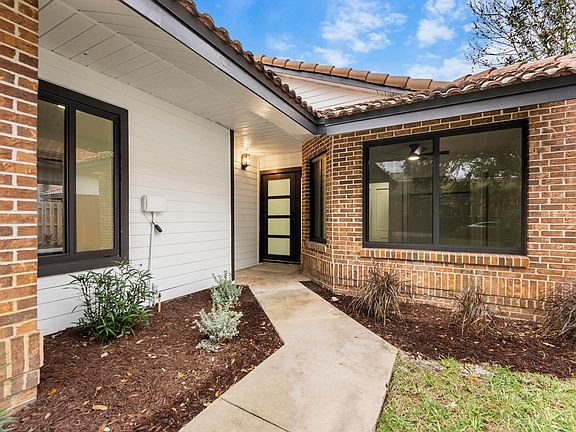 4th image of 4165 NW 1st Court