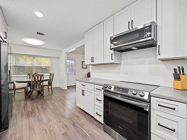 22419 Deville Dr — Photo 16