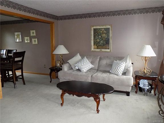 3rd image of 1570 Benjamin Dr