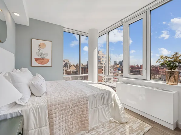 336 Douglass Street image 7 of 16