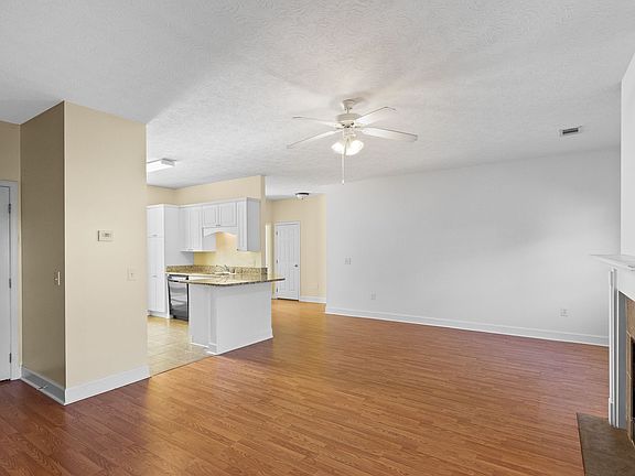 3rd image of 634 Kalypso Cir