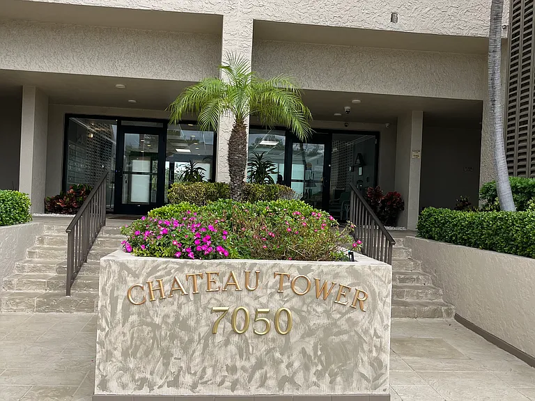 7050 Sunset Dr S #309 — Photo 1