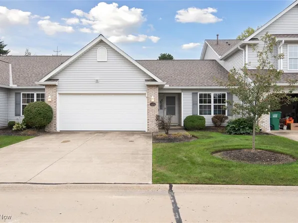 624 Hidden Harbor Dr, Painesville, OH 44077