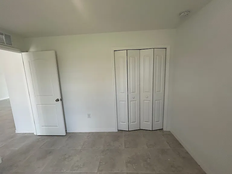 2825 NW 25th Ln — Photo 8
