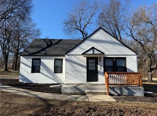 11306 Grandview Rd, Kansas City, MO 64137