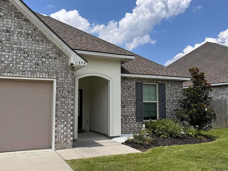 11579 Water View Ave — Photo 2