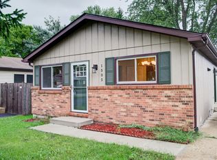 1505 Walnut Dr, Round Lake Beach, IL