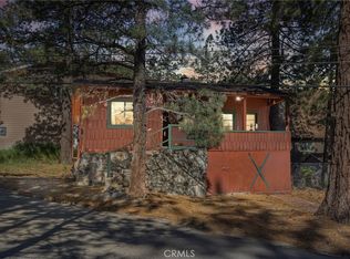 2054 E Canyon Dr, Wrightwood, CA 92397