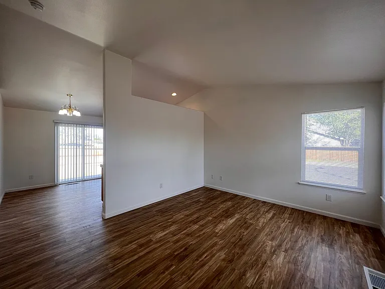 757 Tamsen Rd — Photo 15