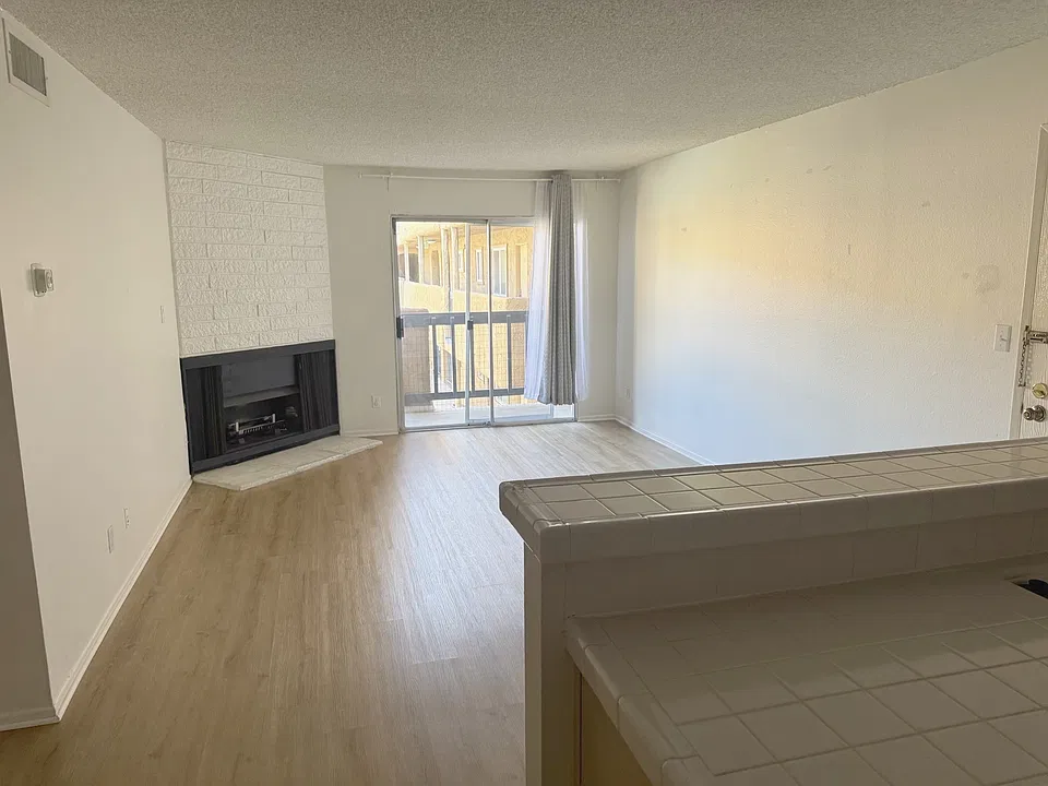 355 S Madison Ave #204