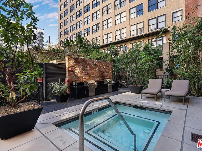 460 S Spring St #512 — Photo 37