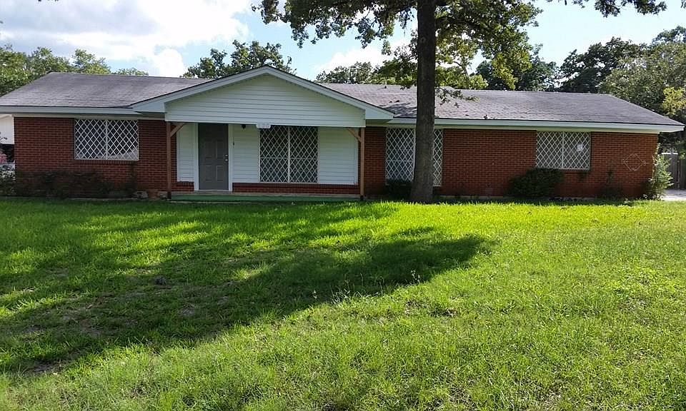 2nd image of 120 Elm Way