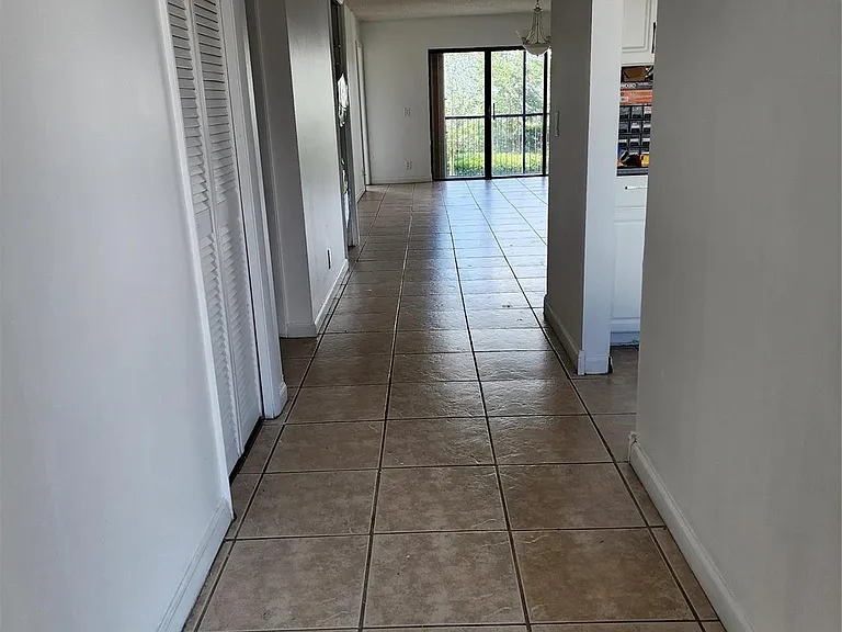 390 Racquet Club Rd #204 — Photo 3