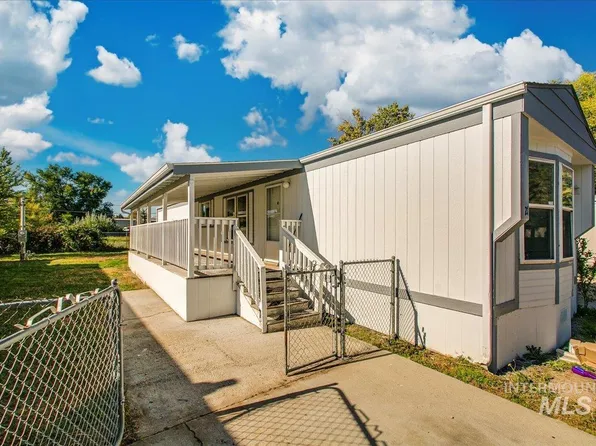 301 E 45th St Trailer 27, Garden City, ID 83714