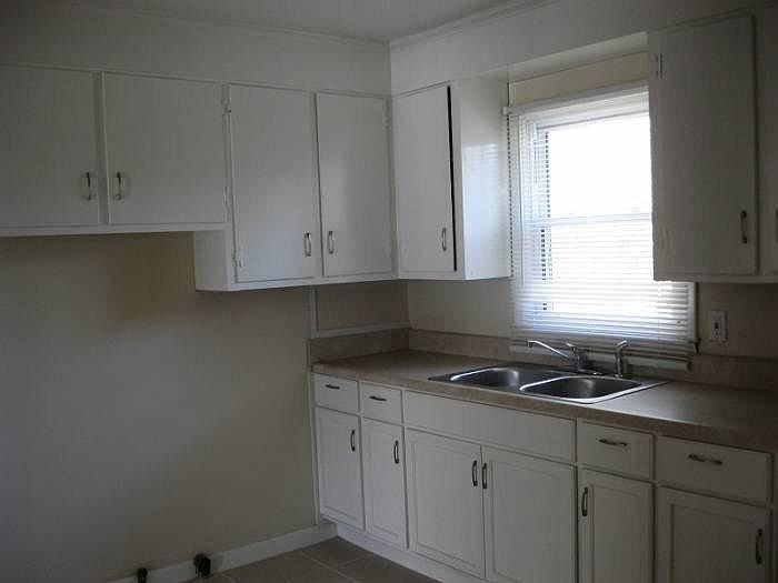 2nd image of 330 Bunting Dr