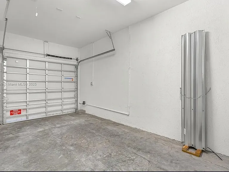 2605 SE 11th Ct — Photo 5