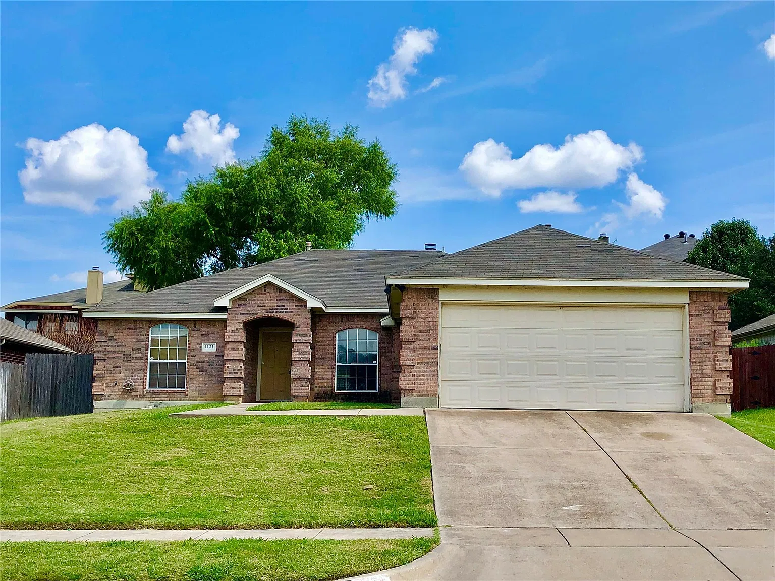 3 bed, 1599 sqft, $2,150 — Photo 2